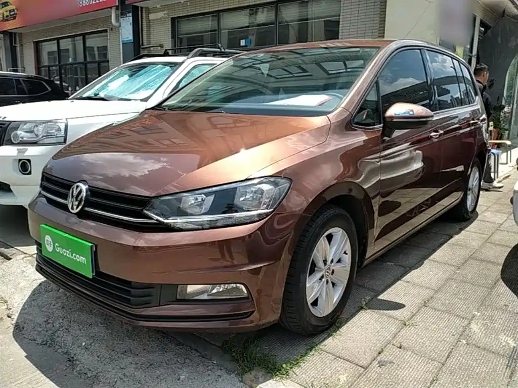 Volkswagen Touran 2016 Touran L 280TSI DSG Trendline фото 2