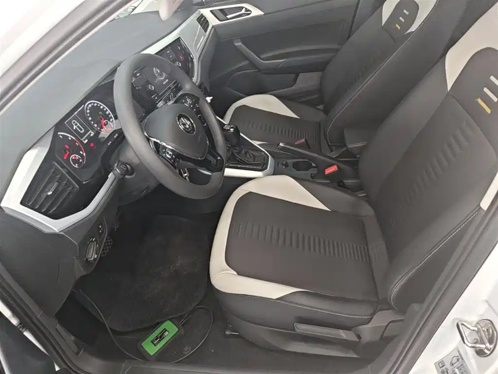 Volkswagen Polo 2019 Plus 1.5L Automatic Colorful Tech Edition фото 15