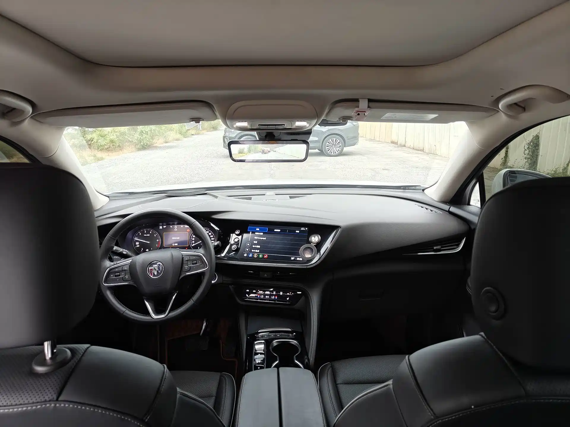 صورة 9 - Buick Envision Plus
