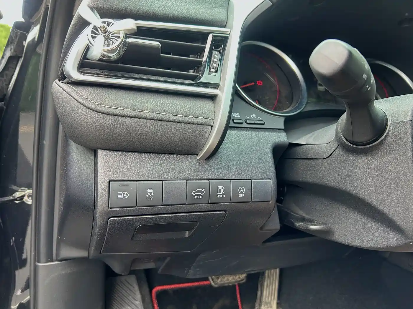 Toyota Camry 2023 2.0S Knight Edition фото 14