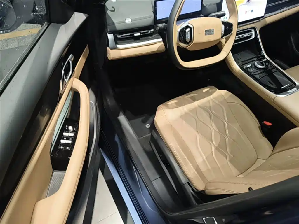 Geely Galaxy Galaxy A7 2025 EM-i фото 16