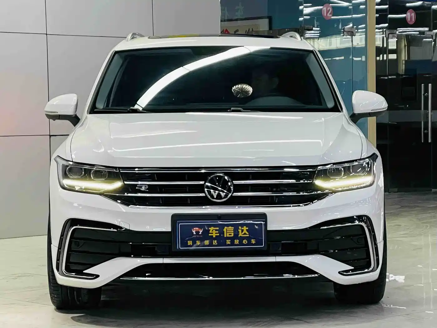 Volkswagen Tiguan L 2022 330TSI Auto 2WD R-Line Premium Edition фото 2