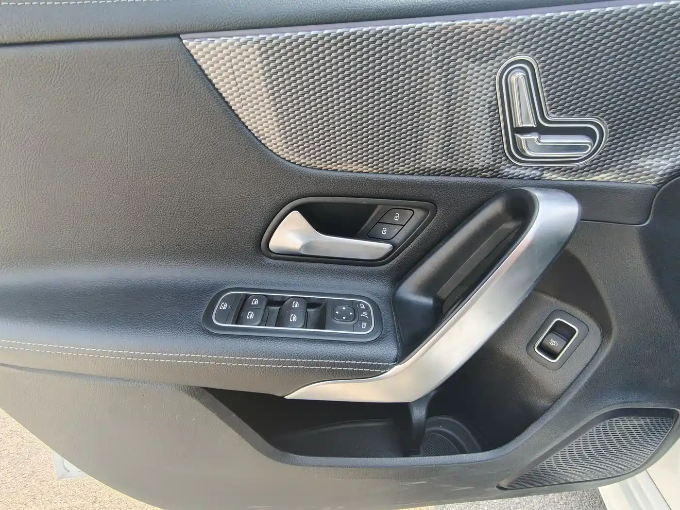 Mercedes-Benz A-Class 2022 A 200 L Sport Sedan Dynamic фото 10