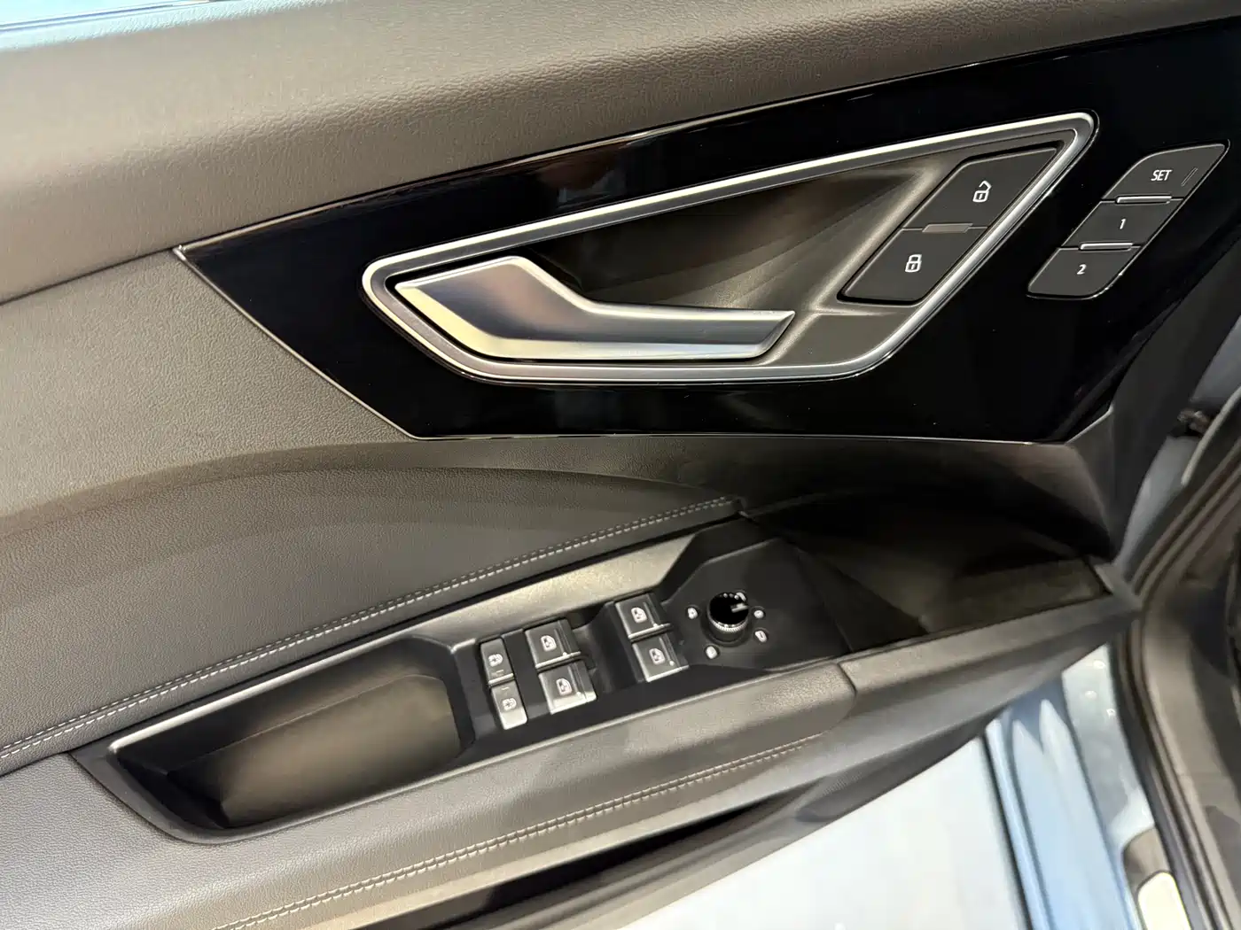 Audi Q4 e-tron 2023 40 e-tron Creation Night Edition фото 6