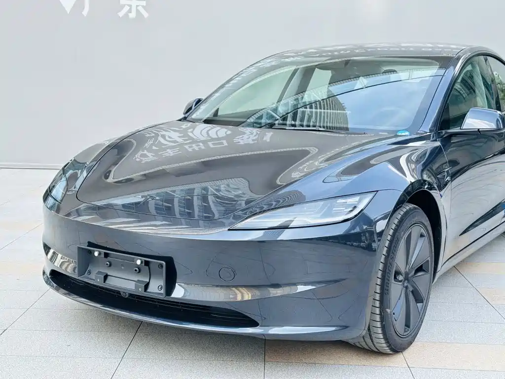 Tesla Model 3 2026 2025 Model Year Facelift Rear-Wheel Drive