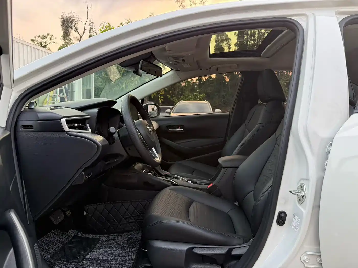 Toyota Corolla 2021 1.2T S-CVT Elite PLUS Edition фото 4