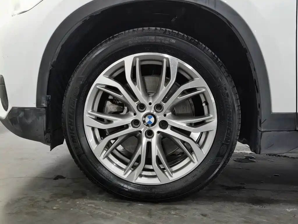 Фото 17 - BMW X1
