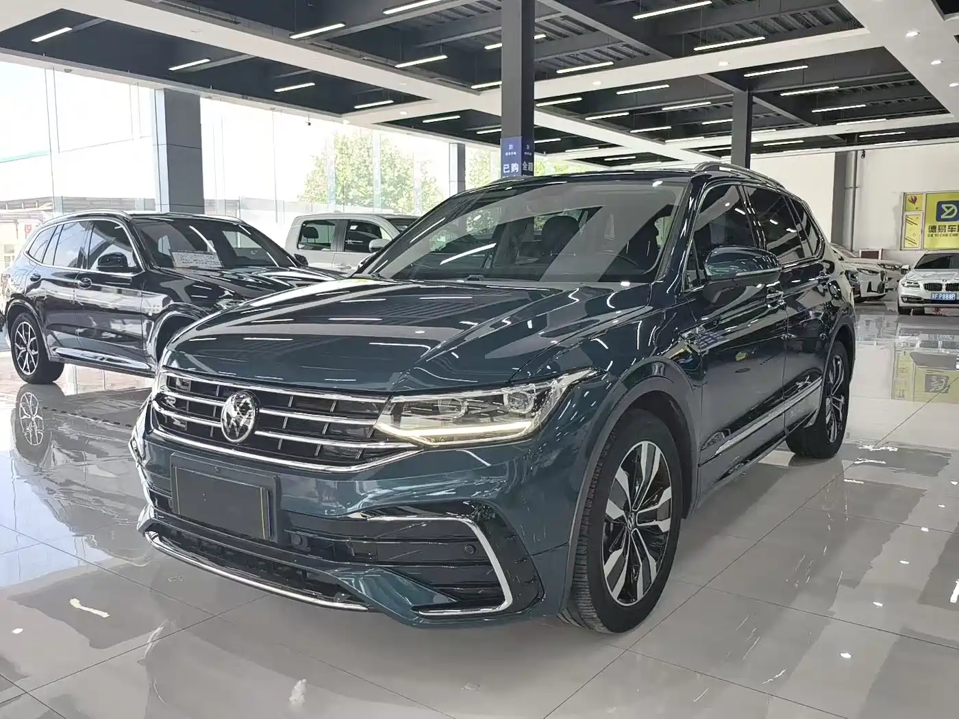 Volkswagen Tiguan L 2022 330TSI Auto 2WD R-Line Premium Edition