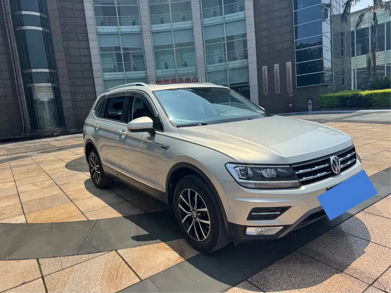 Volkswagen Tiguan L 2018 Facelift 330TSI Automatic 2WD Luxury Edition фото 3
