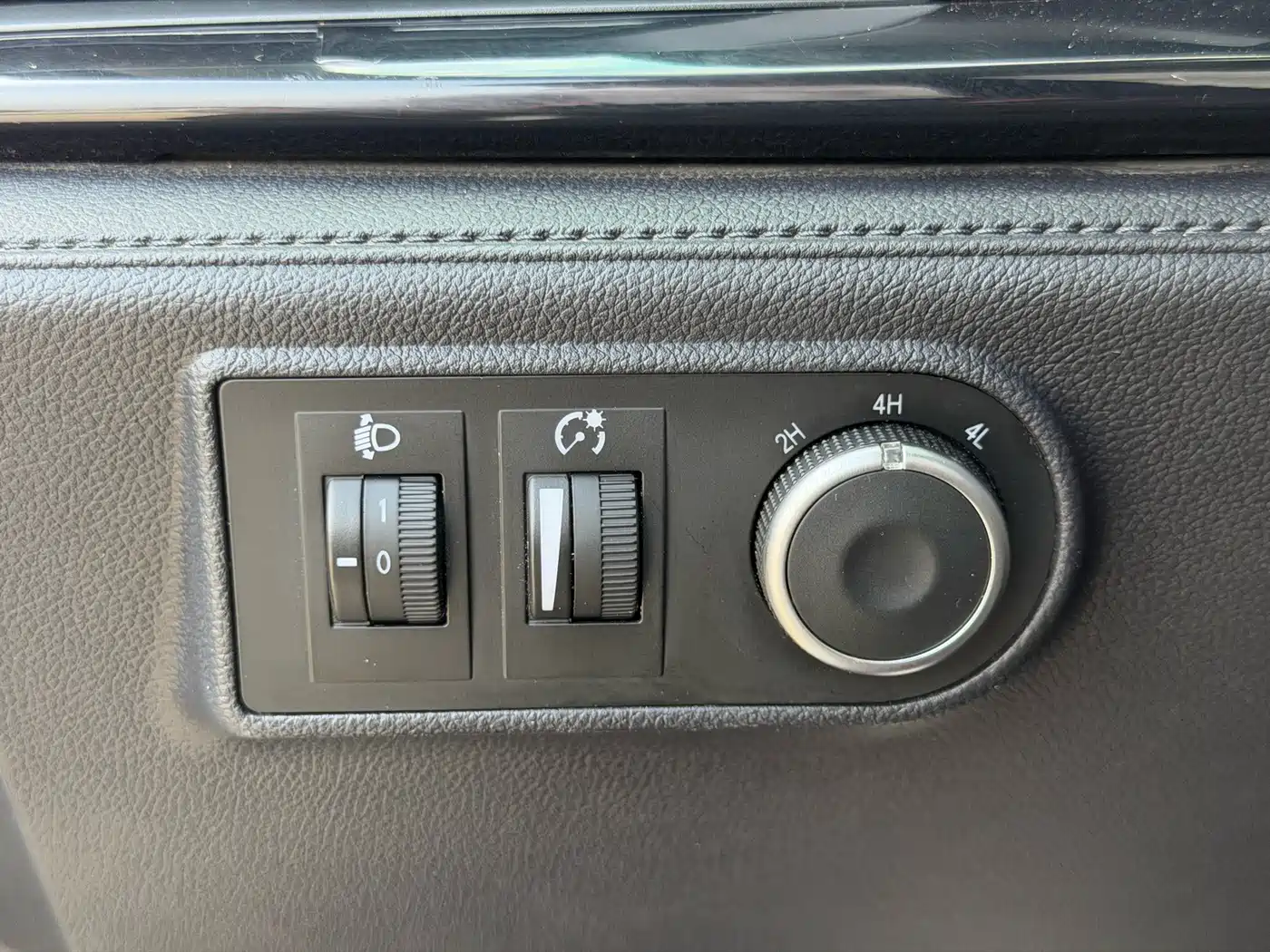 Jiangling Yuhu 9 2020 2019 2.0T Manual Gasoline 4WD Comfort