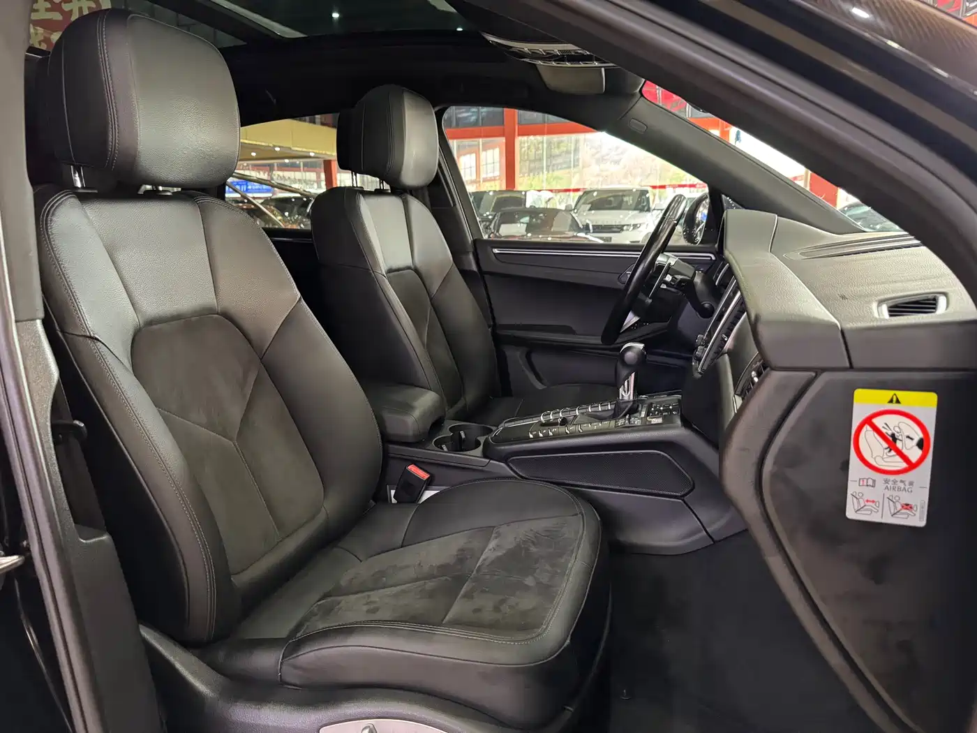 Porsche Macan 2017 Macan 2.0T фото 14