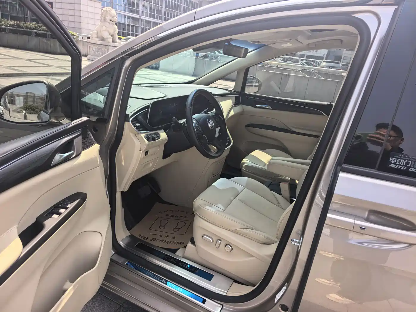 Buick GL8 2023 ES Landmaster Exclusive фото 9