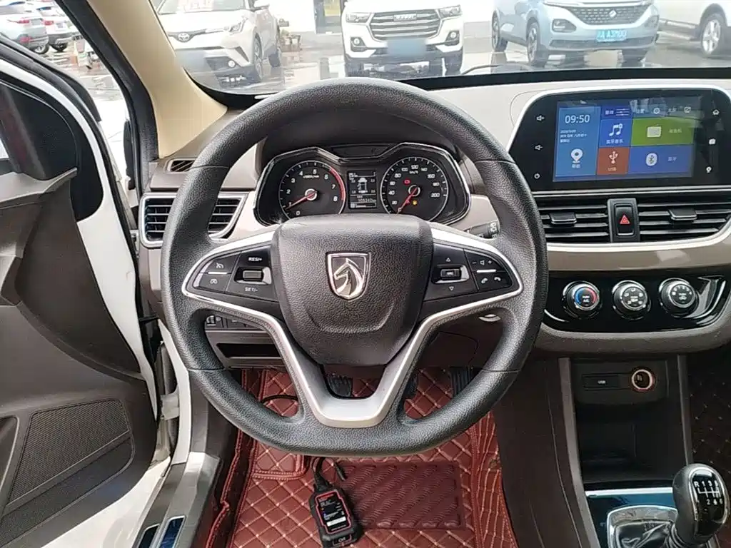 Baojun 310W 2019 2017 1.5L Manual Luxury China V