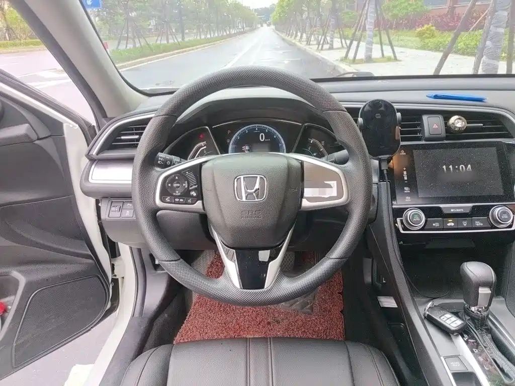 Фото 3 - Honda Civic
