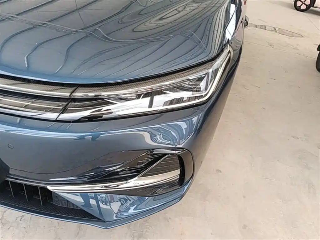 Geely Galaxy Galaxy A7 2025 EM-i 150km Premium Edition фото 24