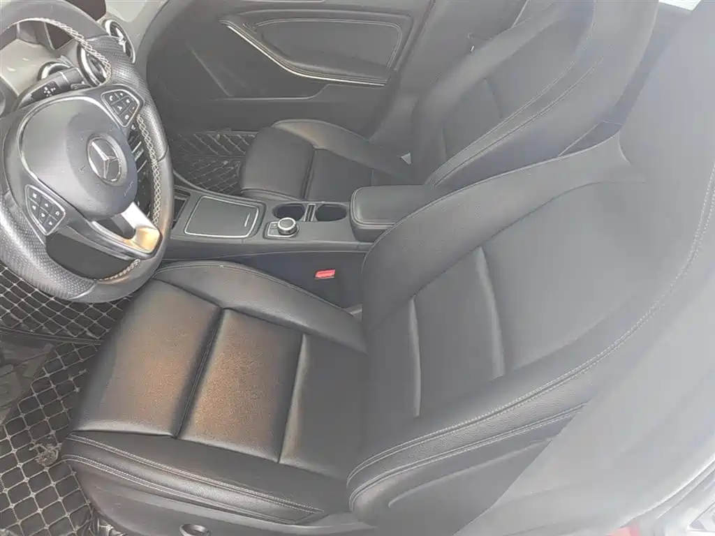 Mercedes-Benz CLA (Import) 2018 CLA 200 Fashion Edition фото 15