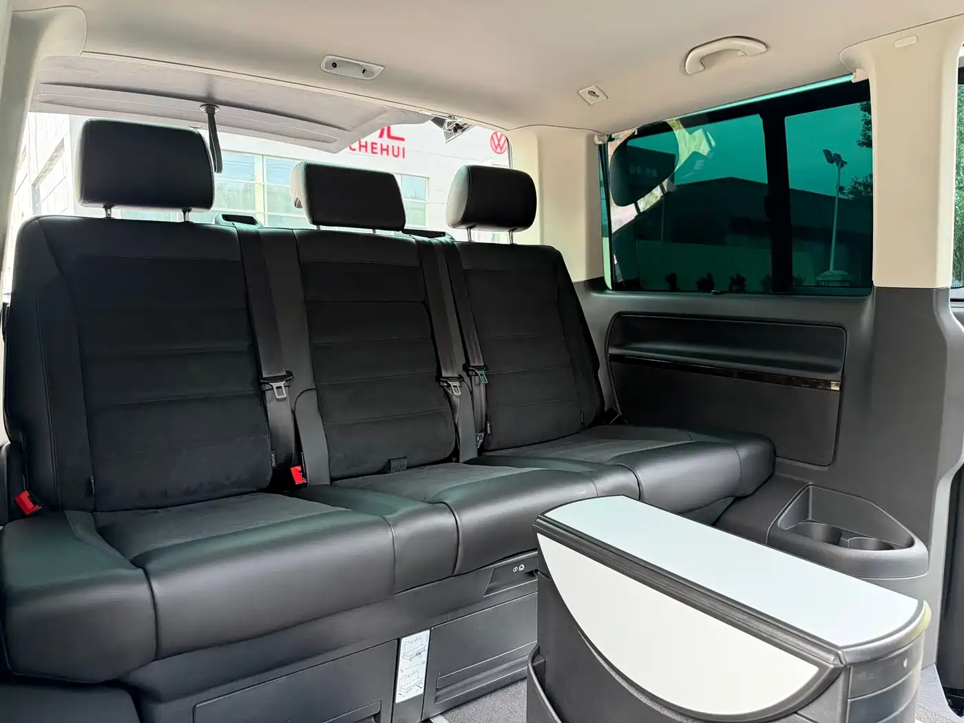 Volkswagen Multivan 2019 2018 2.0TSI 4WD Explorer Edition 7-Seater