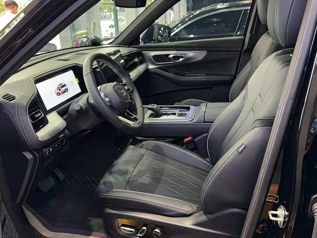 GAC Trumpchi Trumpchi GS8 2024 2025 Pilot Series 2.0TGDI 2WD Luxury Edition 5-seater