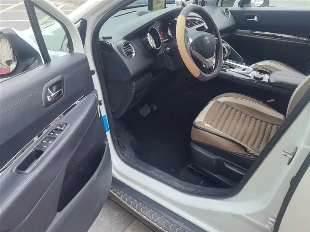 Peugeot 3008 2015 1.6THP Automatic Classic Edition фото 16