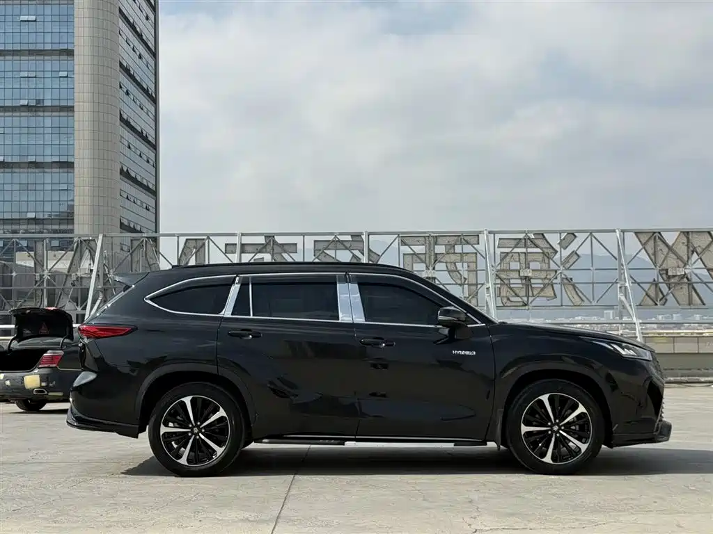 Toyota Crown Kluger 2021 2.5L HEV 4WD Luxury фото 7