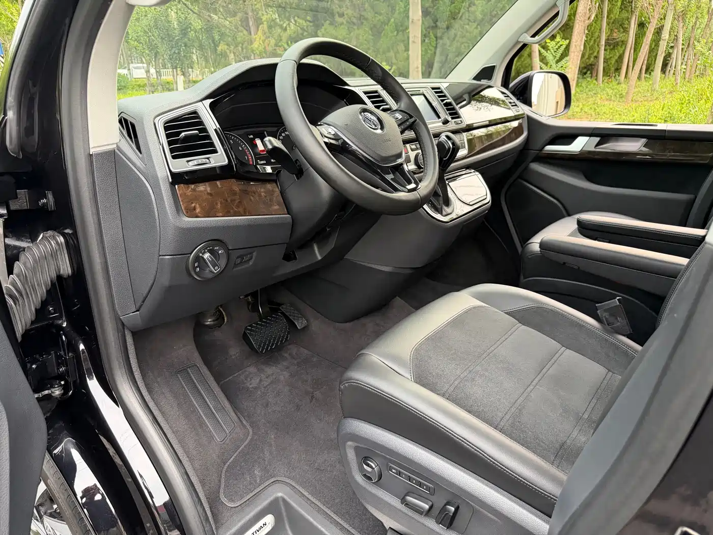Volkswagen Multivan 2019 2018 2.0TSI 4WD Explorer Edition 7-Seater
