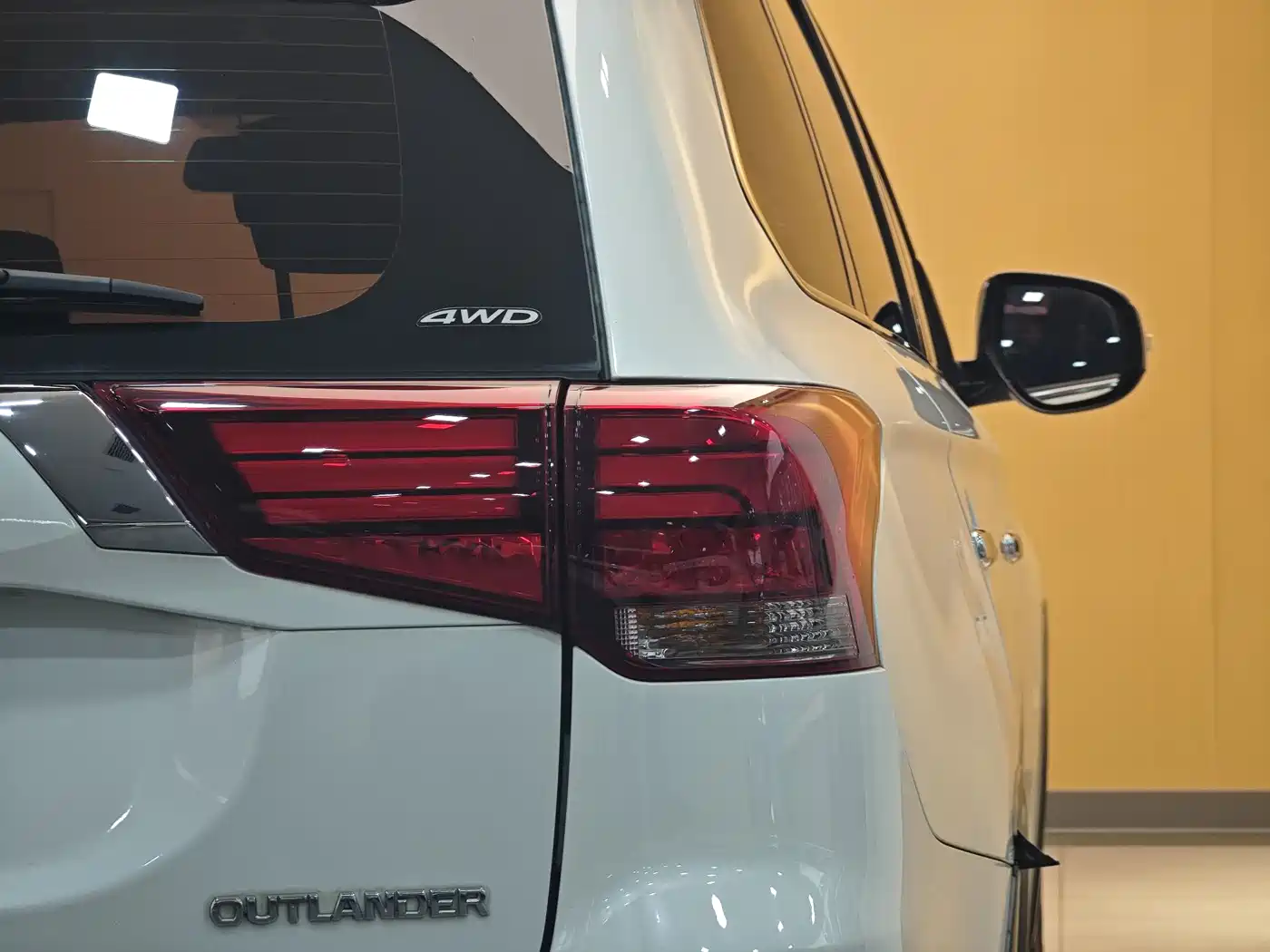 Mitsubishi Outlander 2019 2.4L 4WD Deluxe Edition 5-Seater China VI фото 28