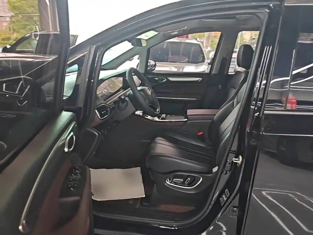 GAC Trumpchi Trumpchi M6 2023 PRO 270T DCT Luxury Edition фото 16