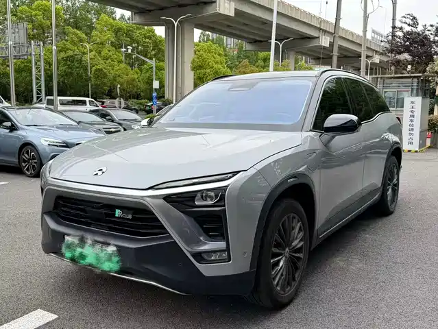 NIO ES8 2019