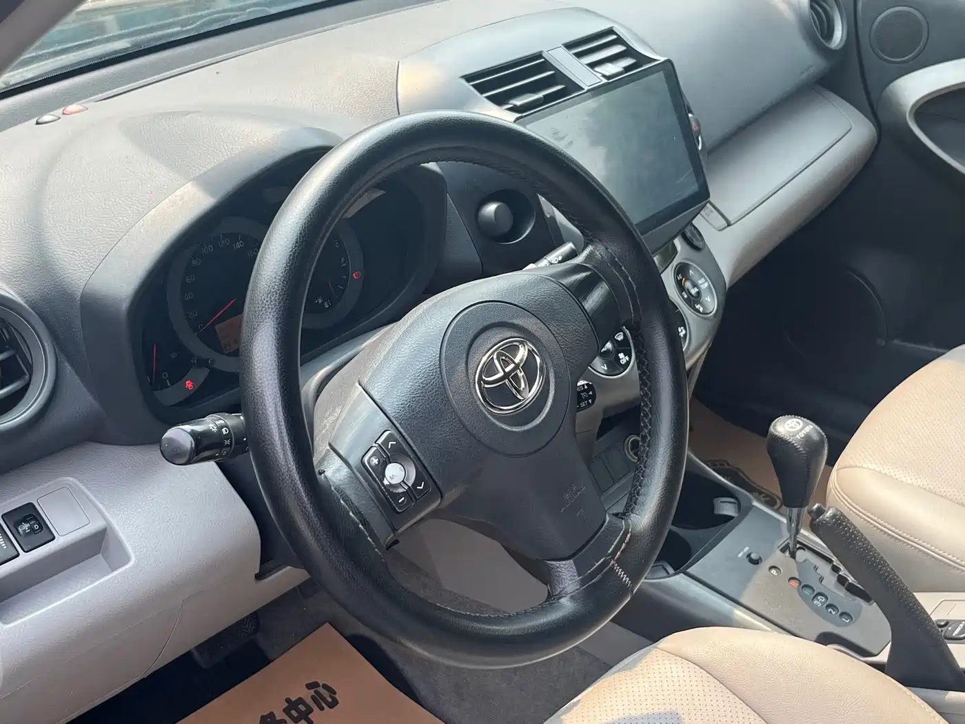 Toyota RAV4 Rongfang 2011 2.0L Automatic Classic Edition фото 18