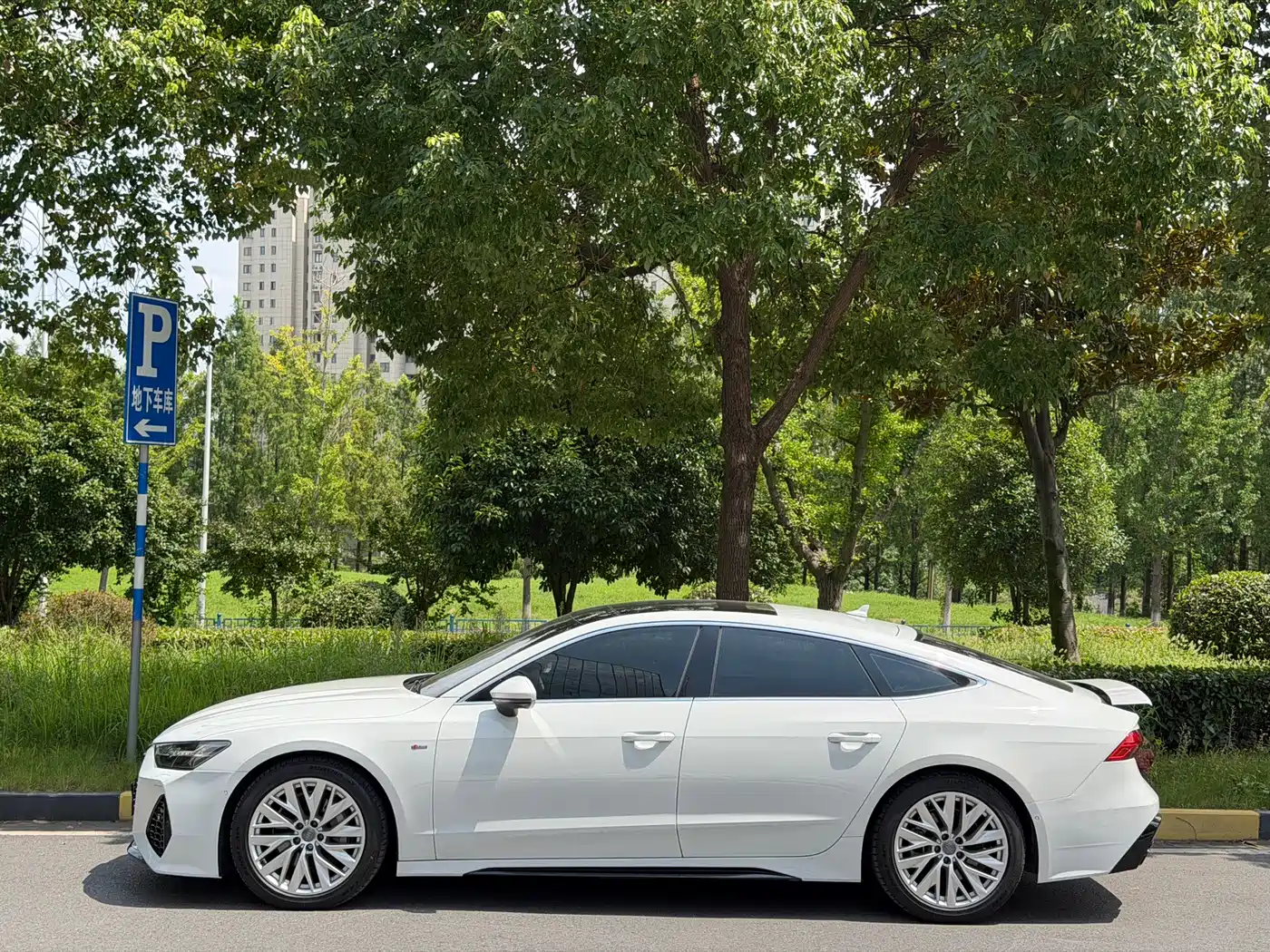 Photo 3 - Audi A7