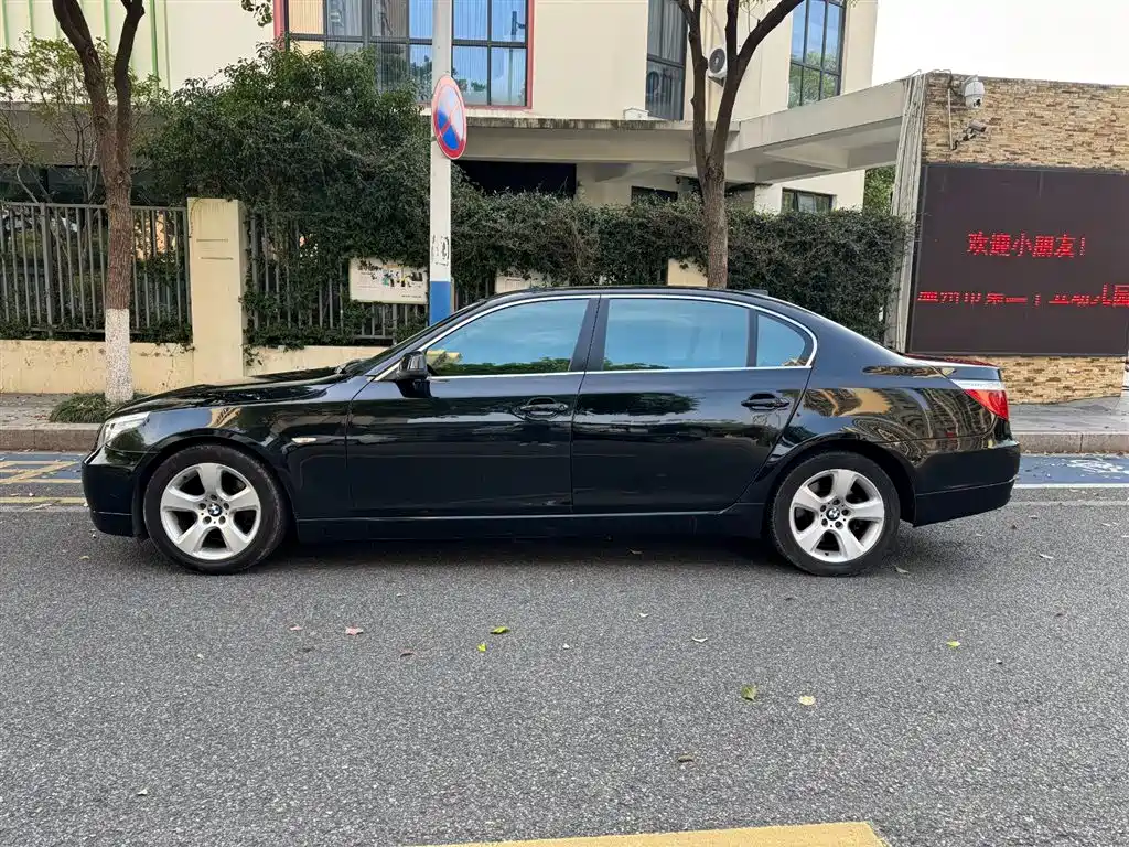 Фото 3 - BMW 5 Series