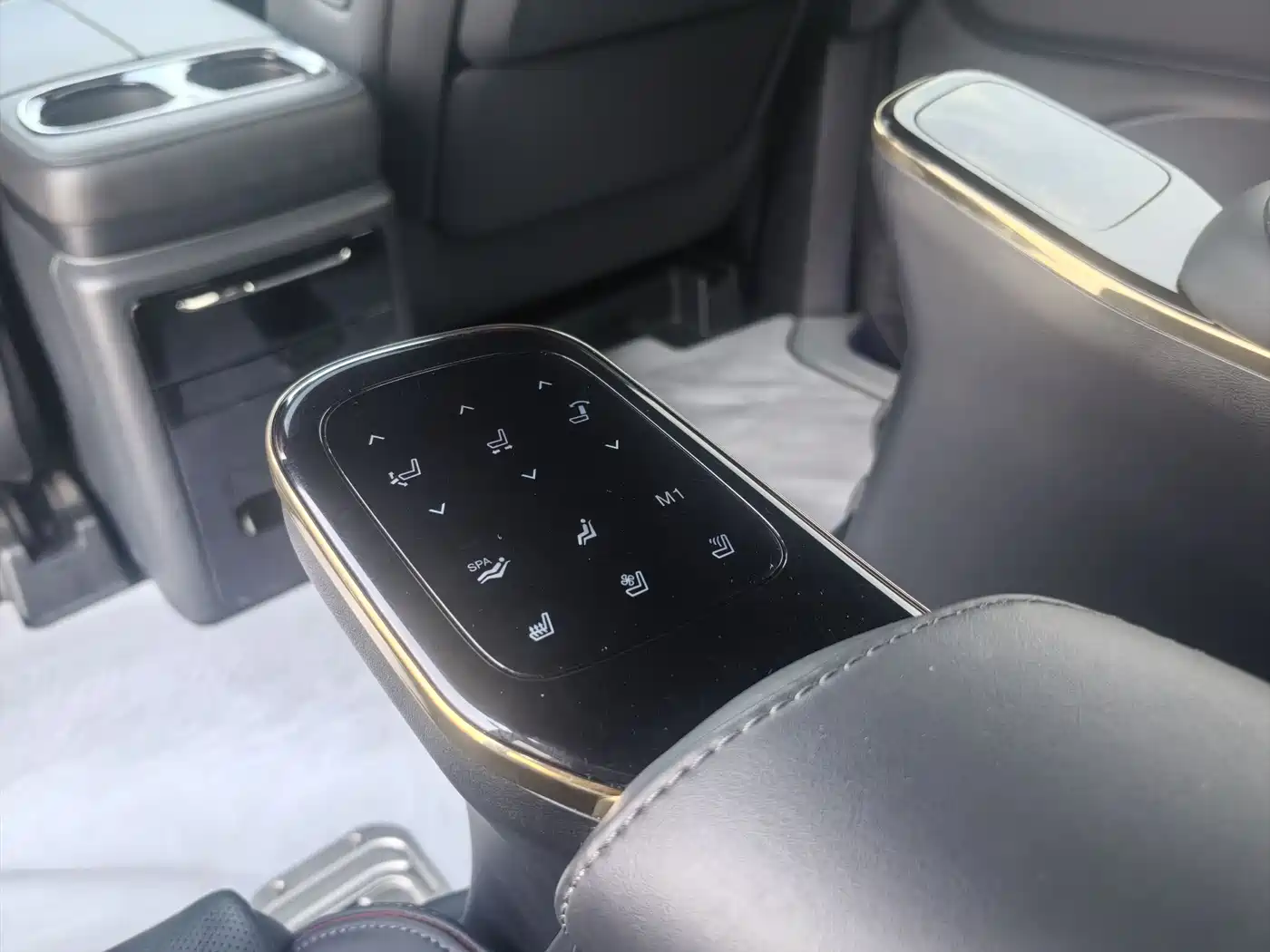 GAC Trumpchi Trumpchi M8 2023 Model Master Series 400T Flagship Edition фото 10