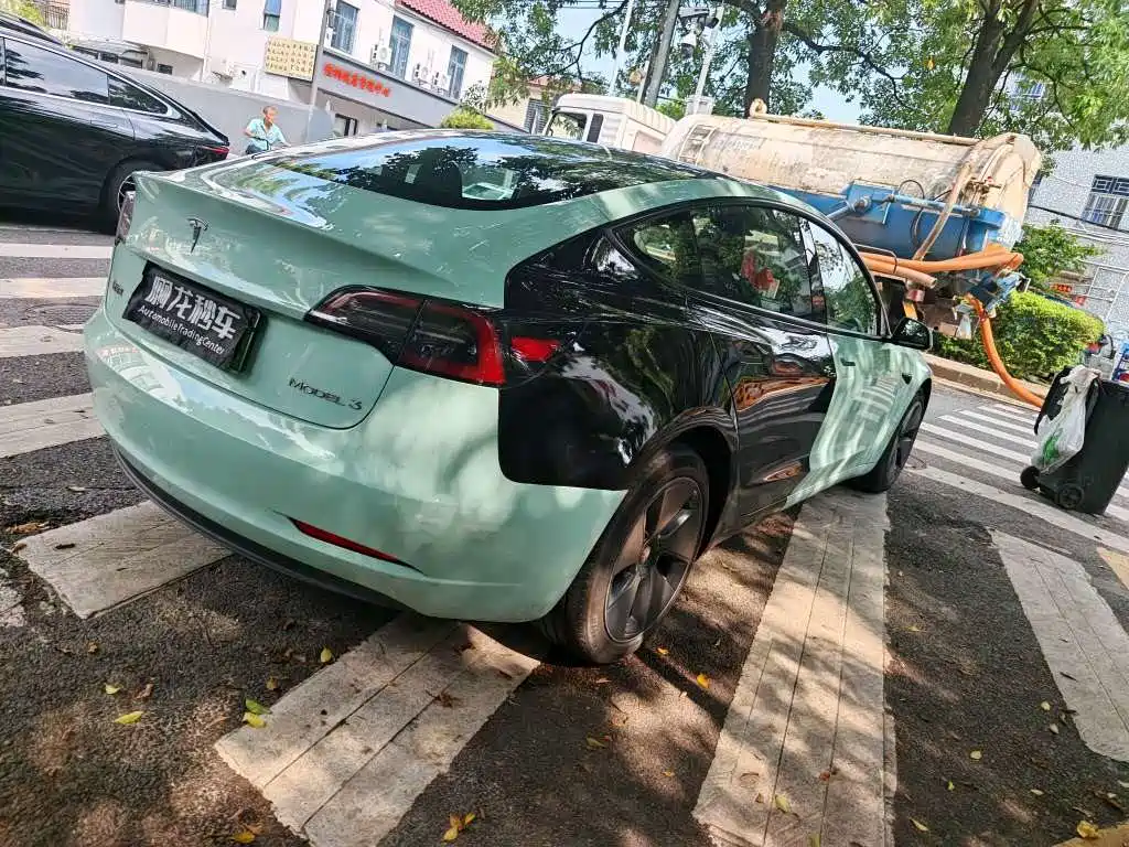 Photo 8 - Tesla Model 3