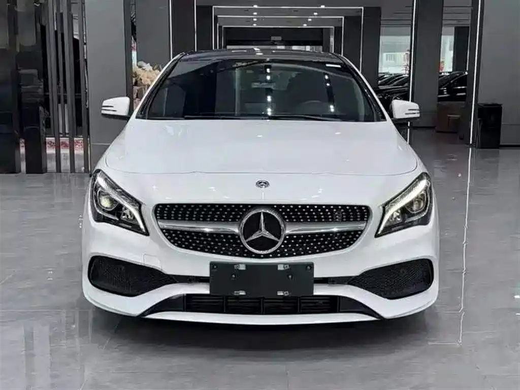 Mercedes-Benz CLA (Import) 2017 CLA 200 Fashion фото 2