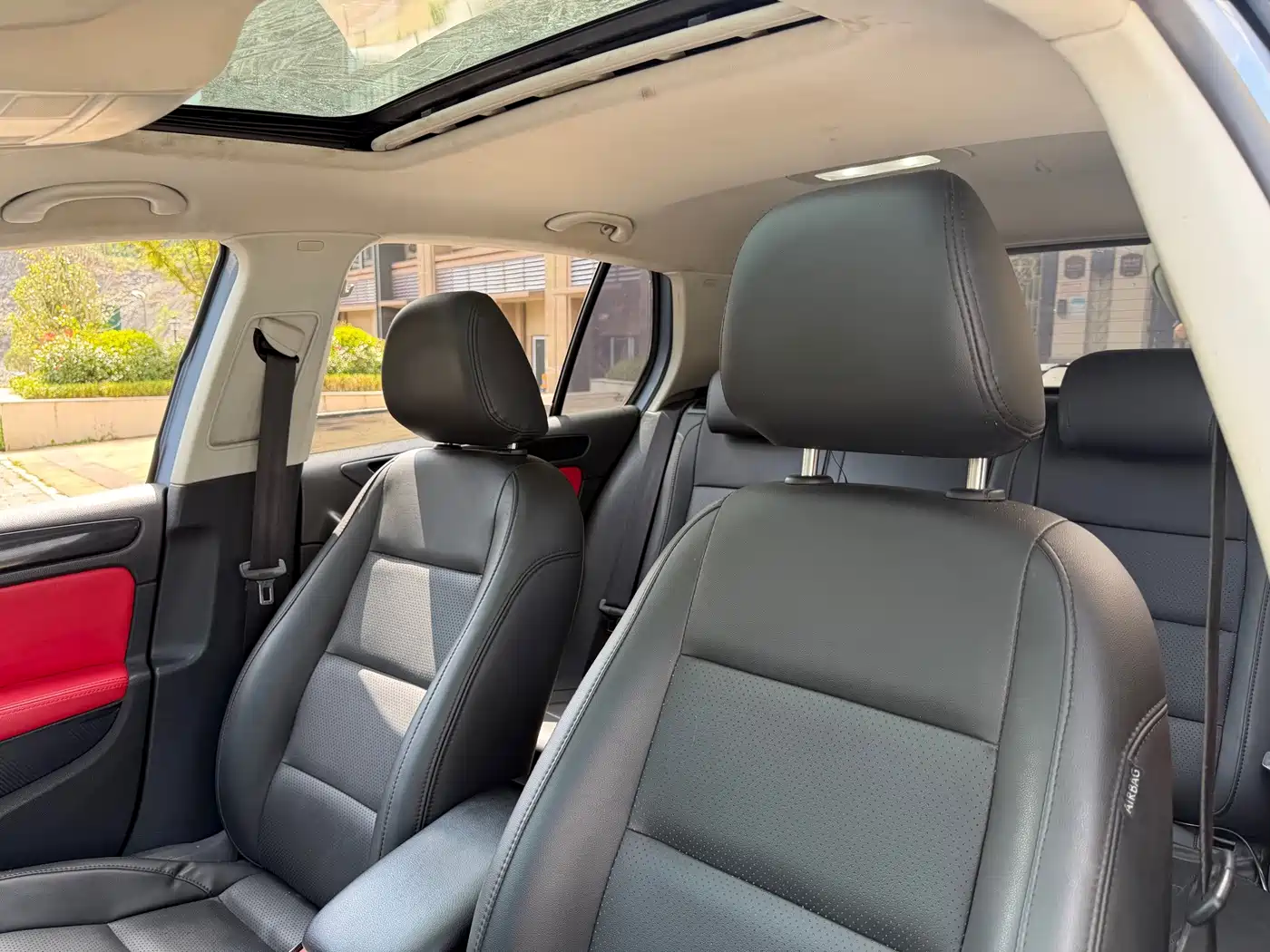 Volkswagen Golf 2011 2012 1.6 Automatic Luxury Edition