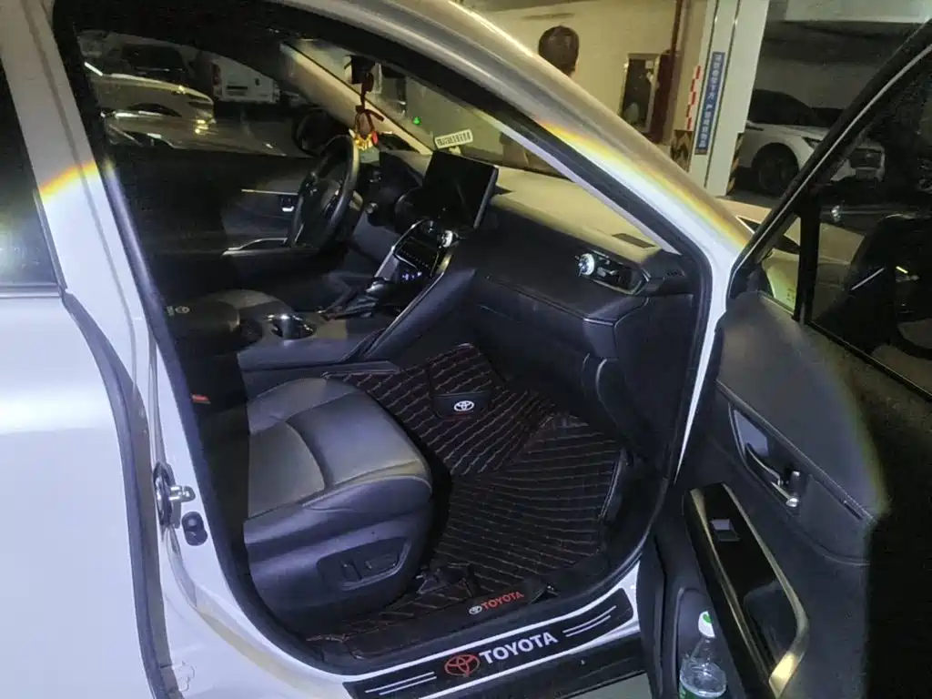 Toyota Venza 2023 2023 2.0L CVT FWD Premium