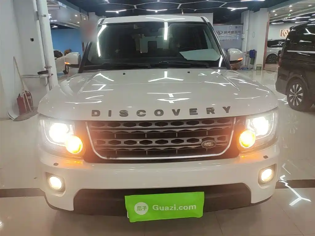 Land Rover Discovery 2015 3.0 SC V6 SE фото 3