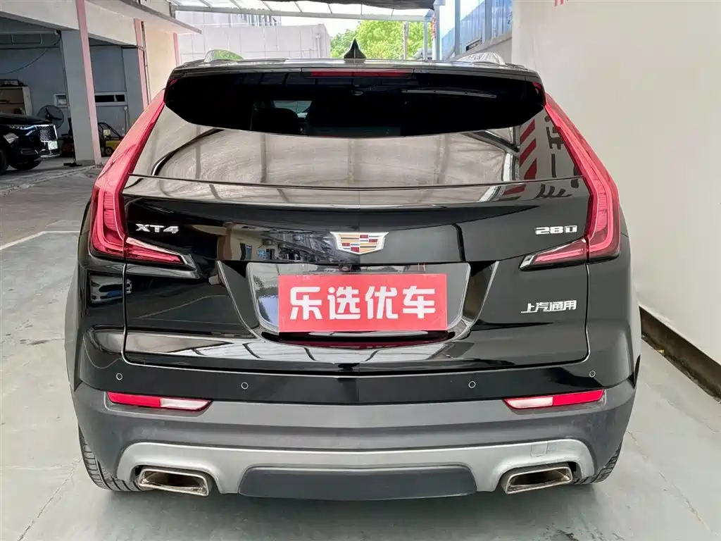 Cadillac XT4 2020 28T FWD Leading Trim фото 4
