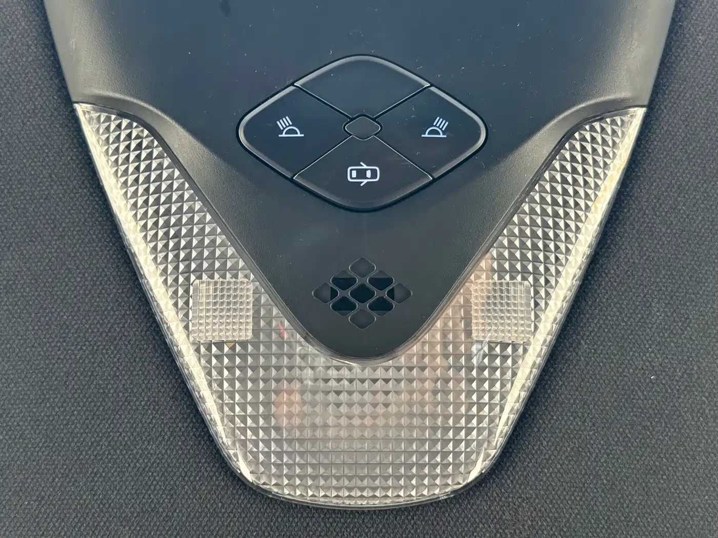 Toyota C-HR 2018 2.0L Luxury Edition China V фото 23