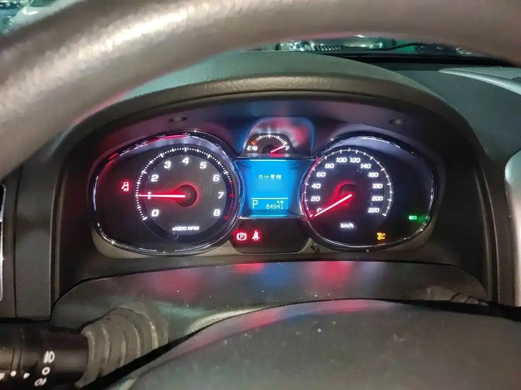 Chevrolet Captiva 2015 2.4L 2WD Urban Edition 7-seater фото 4