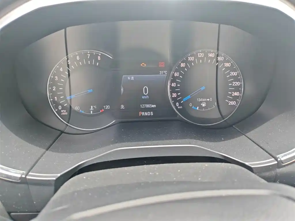 Фото 18 - Ford Edge