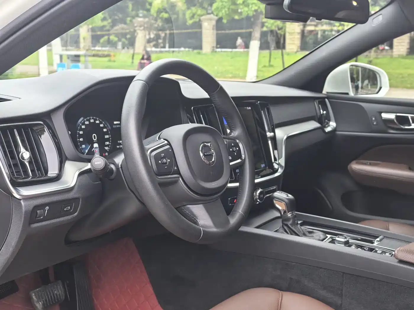 Фото 12 - Volvo S60