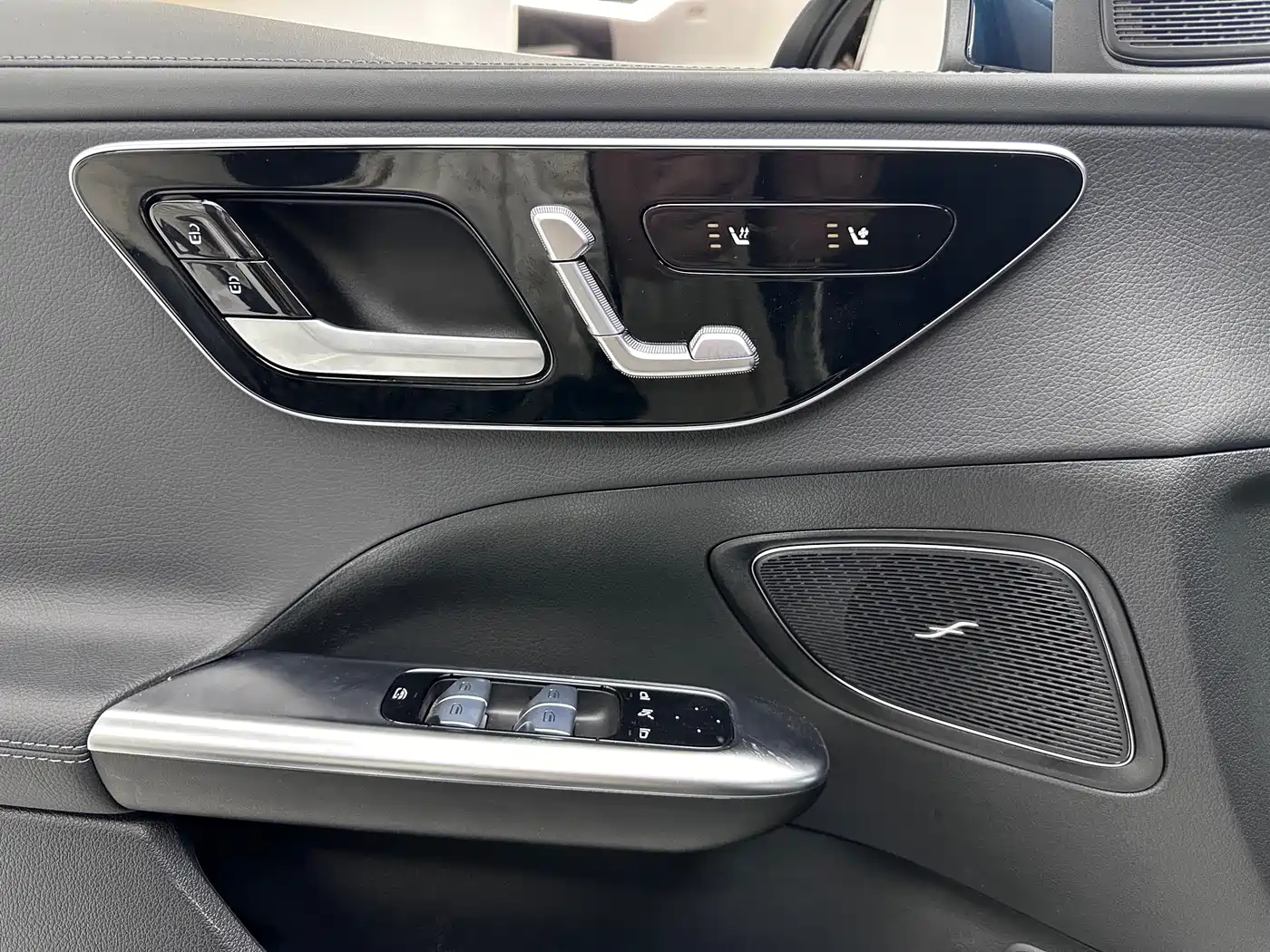 Mercedes-Benz C-Class 2025 C 200 L Sport Edition фото 5