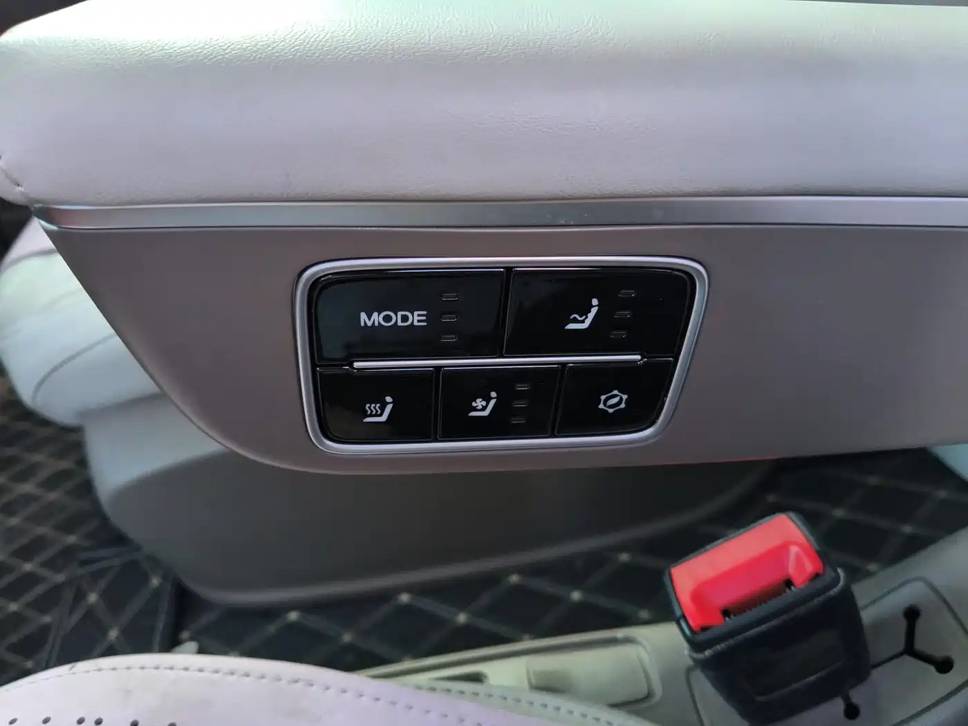 Roewe RX9 2023 2023 2.0T 2WD Yuexiang Edition