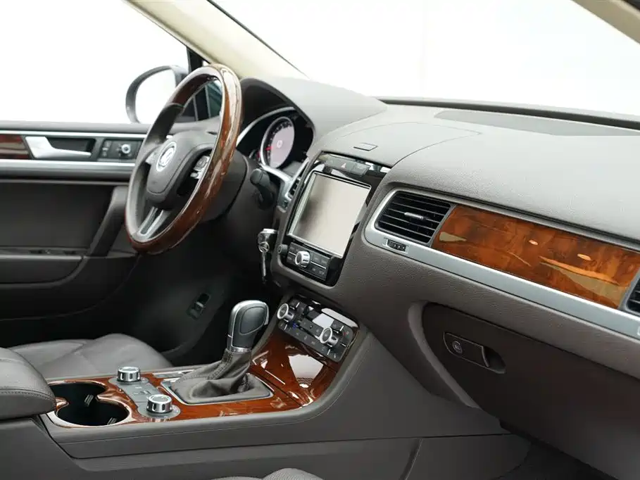 Volkswagen Touareg 2011 3.0TSI Comfort фото 24