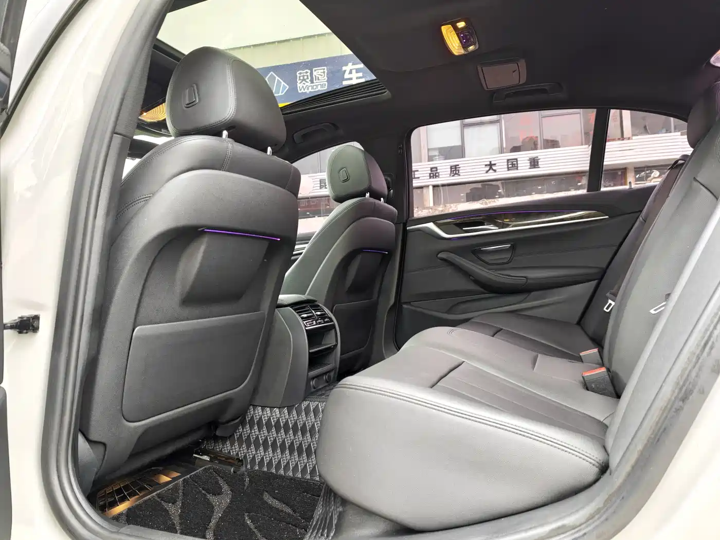 BMW 5 Series 2018 525Li M Sport Package фото 10
