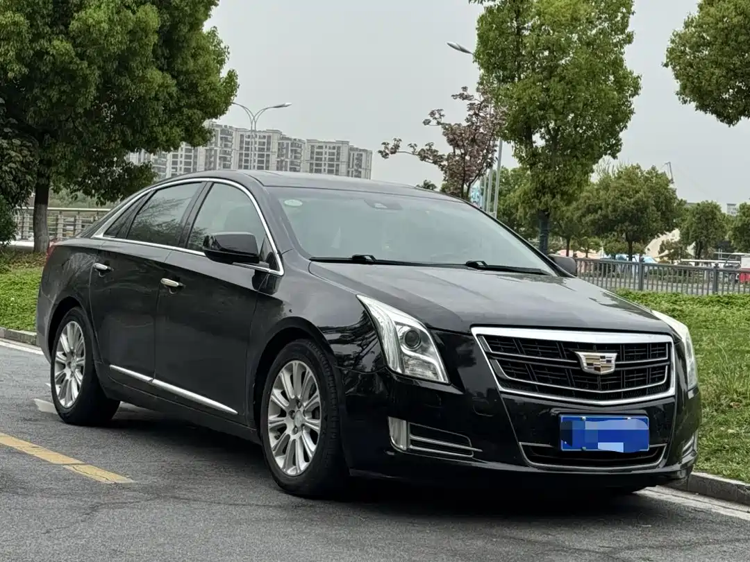 CADILLAC XTS