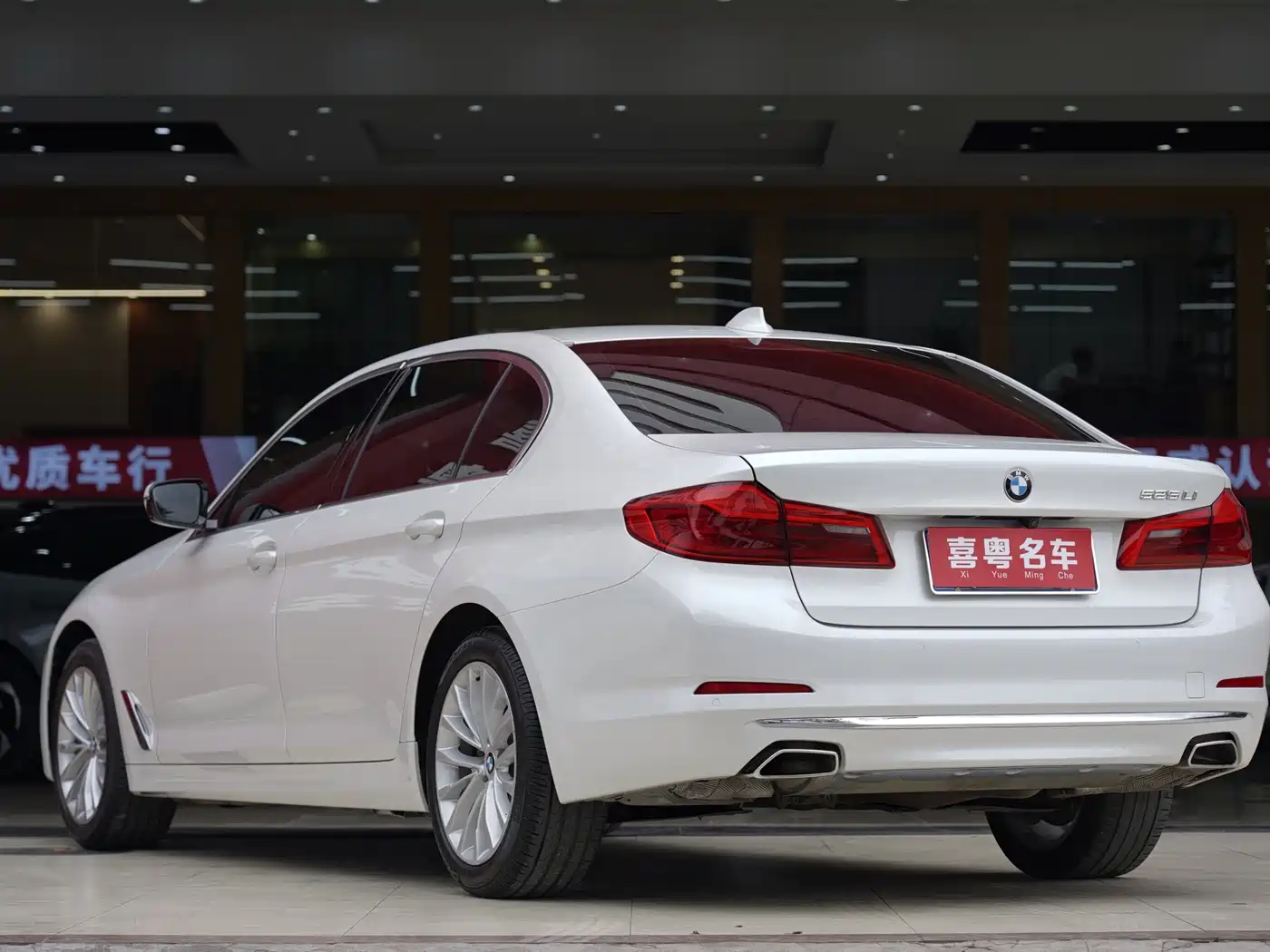 BMW 5 Series 2020 525Li Luxury Package фото 2