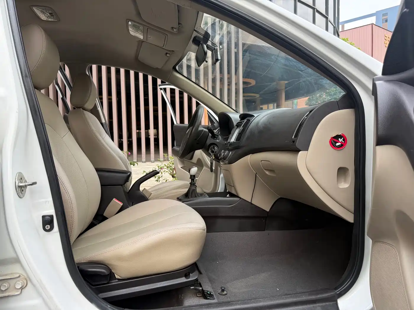 Hyundai Elantra 2011 1.6L Manual Luxury фото 4
