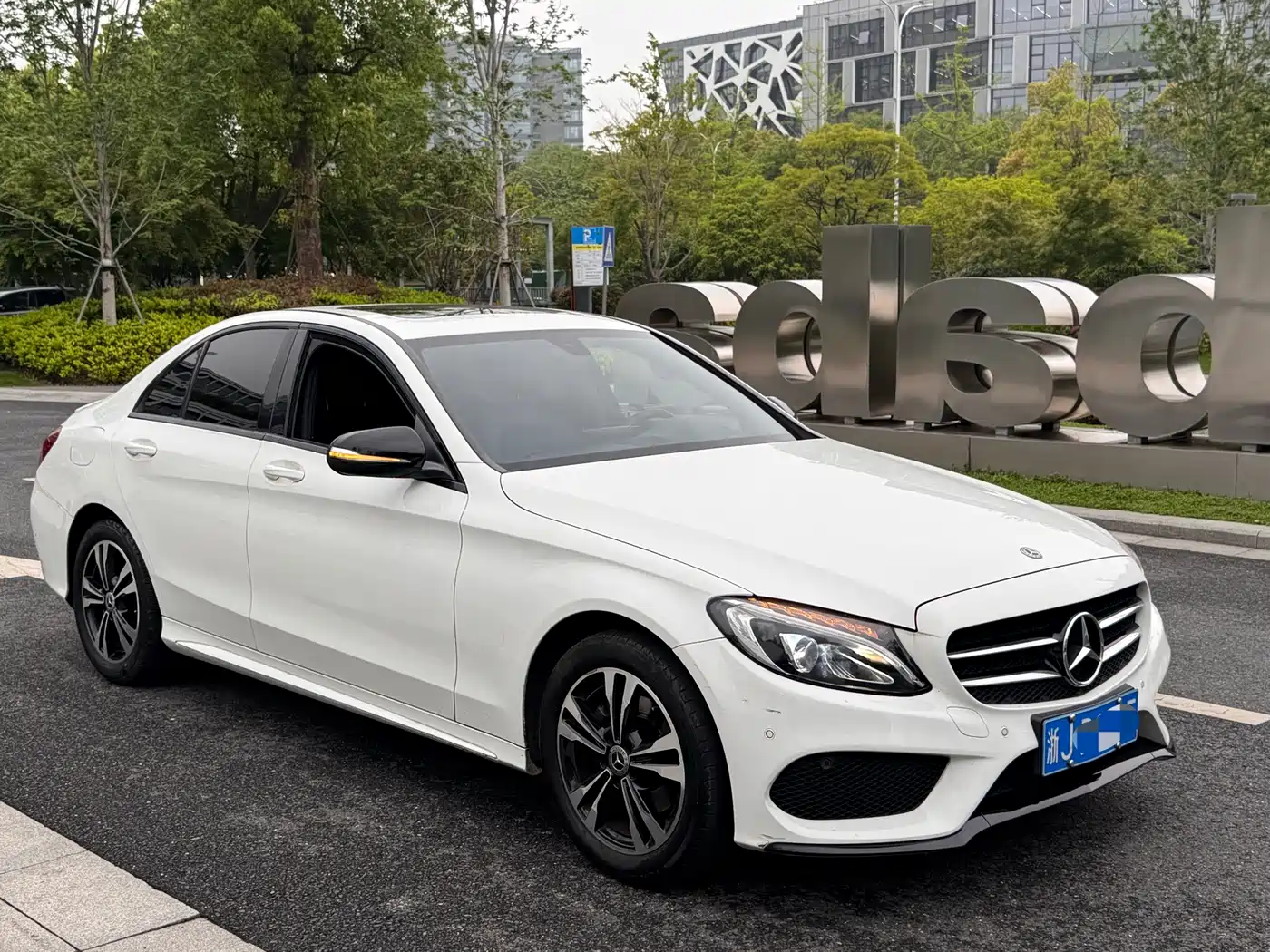 Mercedes-Benz C-Class 2017 Facelift C 200 Sport Edition фото 3